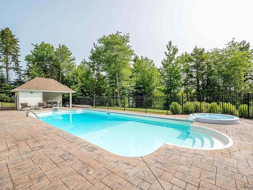 261 Aberdeen Drive, Fall River, NS 