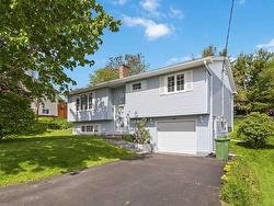 41 Churchill Downs Circle Lower Sackville, NS B4E 2J3
