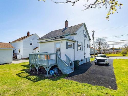 24 Highland Street   B1A 2T5 Street, Glace Bay, NS 