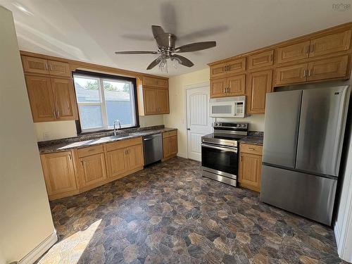 24 Highland Street   B1A 2T5 Street, Glace Bay, NS 