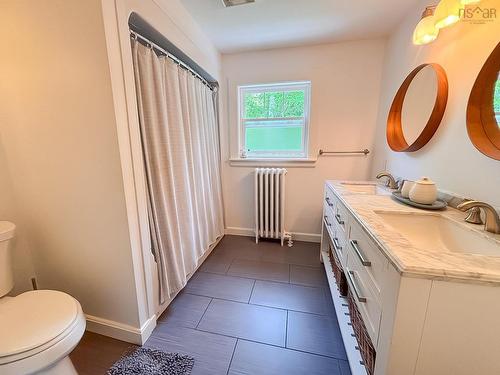 65 Crescent Street, Bridgewater, NS 
