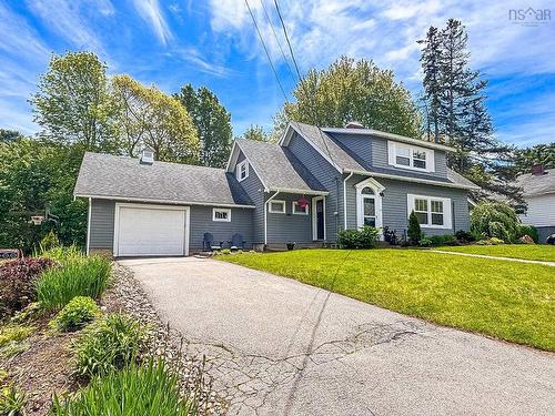 65 Crescent Street, Bridgewater, NS 