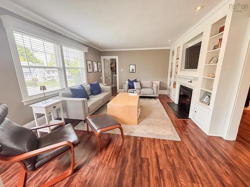 65 Crescent Street, Bridgewater, NS 