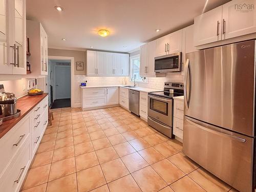 65 Crescent Street, Bridgewater, NS 