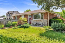 18 Verlaine Place Toronto, ON M1P 3X3
