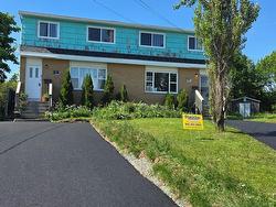 6 Wilbur Court  Dartmouth, NS B2W 2J5