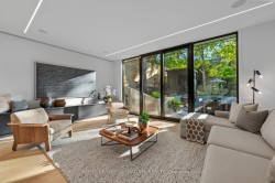 174 Kenilworth Avenue  Toronto, ON M4L 3S6