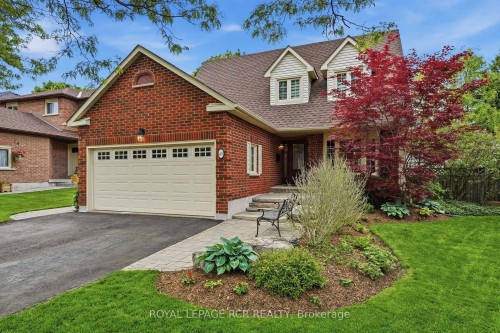 40 Moffat Crescent, Aurora, ON 