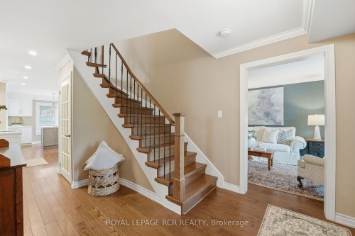 40 Moffat Crescent, Aurora, ON 