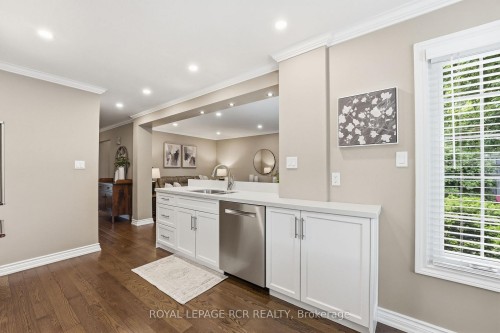 40 Moffat Crescent, Aurora, ON 