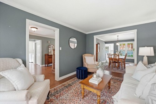 40 Moffat Crescent, Aurora, ON 