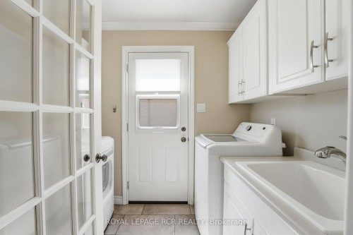 40 Moffat Crescent, Aurora, ON 