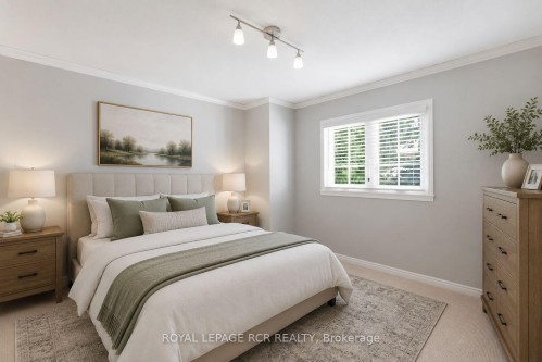 40 Moffat Crescent, Aurora, ON 