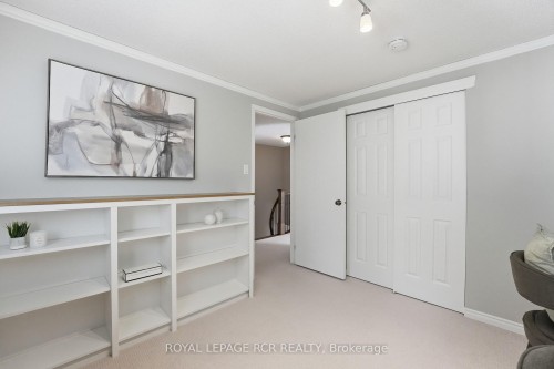 40 Moffat Crescent, Aurora, ON 