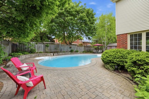 40 Moffat Crescent, Aurora, ON 