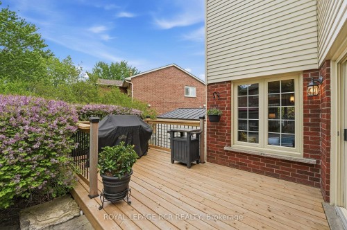 40 Moffat Crescent, Aurora, ON 