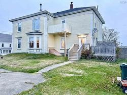 12 Hector Street Port Maitland, NS B5A 5R8