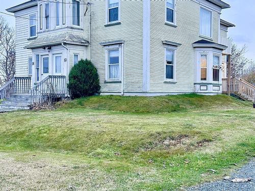 12 Hector Street, Port Maitland, NS 