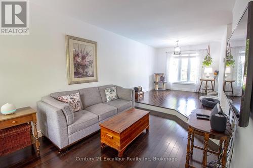 708 Campbell Avenue, Centre Wellington (Fergus), ON 