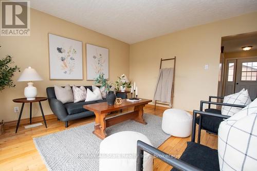 57 Indian Trail, Kawartha Lakes (Lindsay), ON - Indoor Photo Showing Living Room