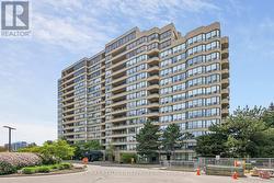 402 - 22 CLARISSA DRIVE Richmond Hill, ON L4C 9R6