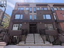 4 - 142 WILLIAM DUNCAN ROAD Toronto, ON M3K 0C1