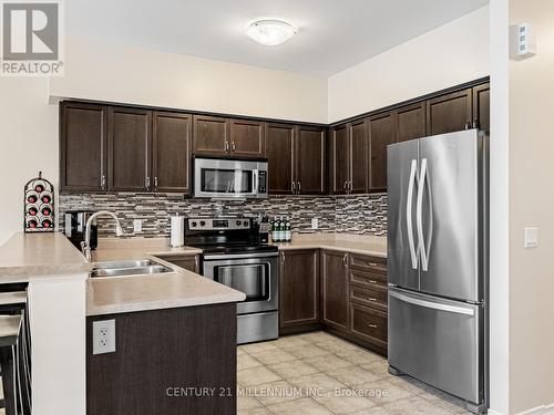 111 Cedar Lake Crescent, Brampton, ON - Indoor Photo Showing Kitchen With Double Sink With Upgraded Kitchen