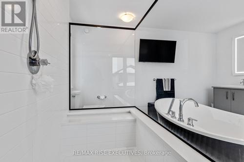 Primary ensuite - 165 Finsbury Avenue, Ottawa, ON 