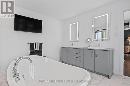 Primary ensuite - 165 Finsbury Avenue, Ottawa, ON 