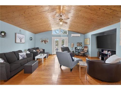 340 Grey St, Dalhousie, NB 