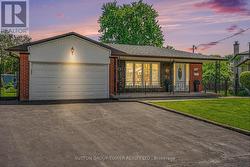 11 KINNIE COURT Toronto, ON M3N 2S1
