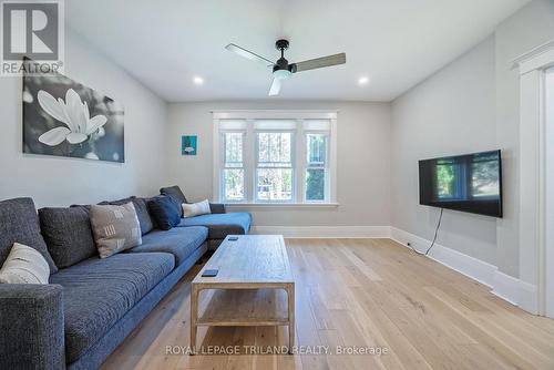 5 Mckenzie Avenue, London South (South F), ON 