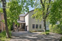 30 SPRINGBANK AVENUE Toronto, ON M1N 1G3