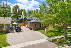 45 AUSTEN LANE Barrie, ON L4N 4V4