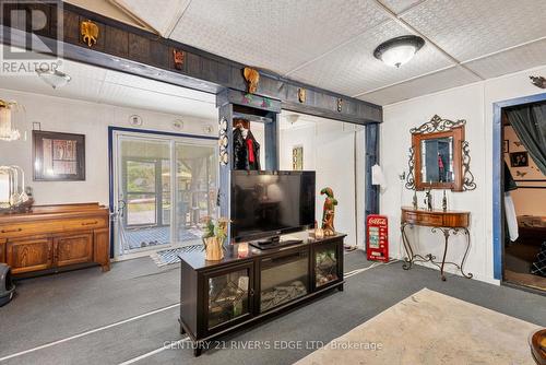 5694 Duncan Street, South Dundas, ON 