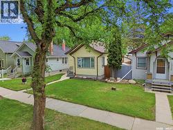 1304 C AVENUE N  Saskatoon, SK S7L 1K8