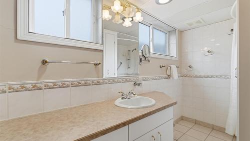 164 Manor Park Avenue, Penticton, BC 