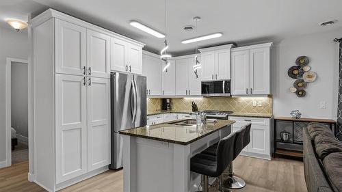 5403-4034 Pritchard Drive, West Kelowna, BC - Indoor Photo Showing Kitchen With Double Sink