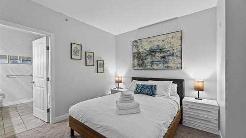 5403-4034 Pritchard Drive, West Kelowna, BC - Indoor Photo Showing Bedroom