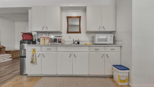 2810 Okanagan Street, Armstrong, BC - Indoor Photo Showing Kitchen