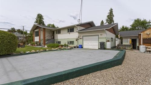 2810 Okanagan Street, Armstrong, BC - Outdoor