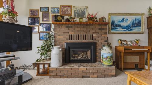 2810 Okanagan Street, Armstrong, BC - Indoor Photo Showing Living Room With Fireplace