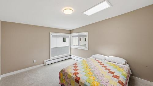 1322 Ridgedale Avenue, Penticton, BC - Indoor Photo Showing Bedroom