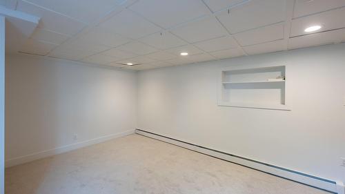 1322 Ridgedale Avenue, Penticton, BC - Indoor Photo Showing Other Room