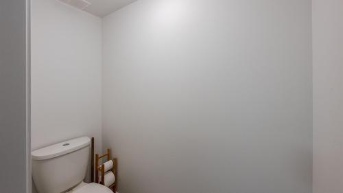 1322 Ridgedale Avenue, Penticton, BC - Indoor Photo Showing Bathroom