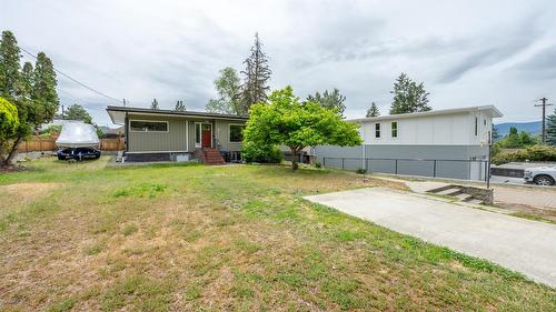1322 Ridgedale Avenue, Penticton, BC - Outdoor