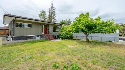1322 Ridgedale Avenue, Penticton, BC - Outdoor