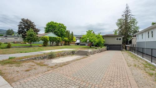 1322 Ridgedale Avenue, Penticton, BC - Outdoor