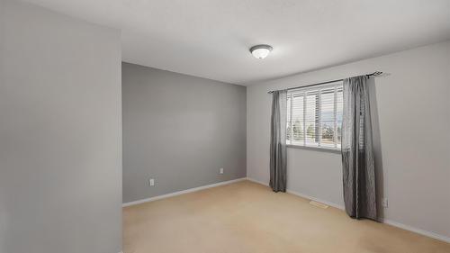 26-7915 Hespeler Road, Summerland, BC - Indoor Photo Showing Other Room