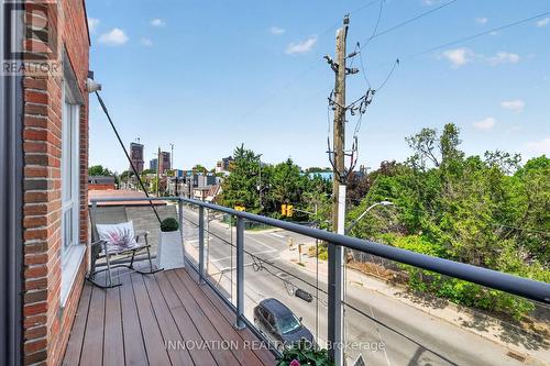 Great space and sun filled - 307 - 390 Booth Street, Ottawa, ON 